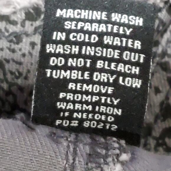 Celebrity Pink Gray Snake Print Denim Cut Off Shorts Size 1 - Picture 7 of 8